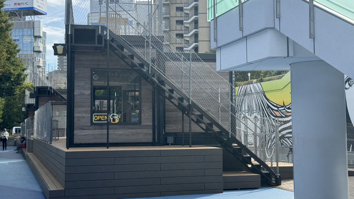 壁、天井、床、扉全てサンドイッチ構造